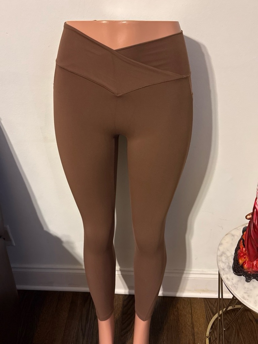 HALARA Brown High-Rise V-Waist Leggings